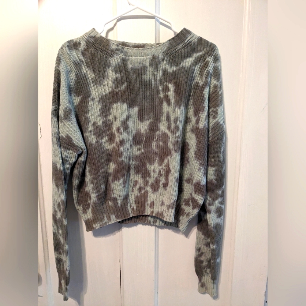 Girls cropped sweater size xl